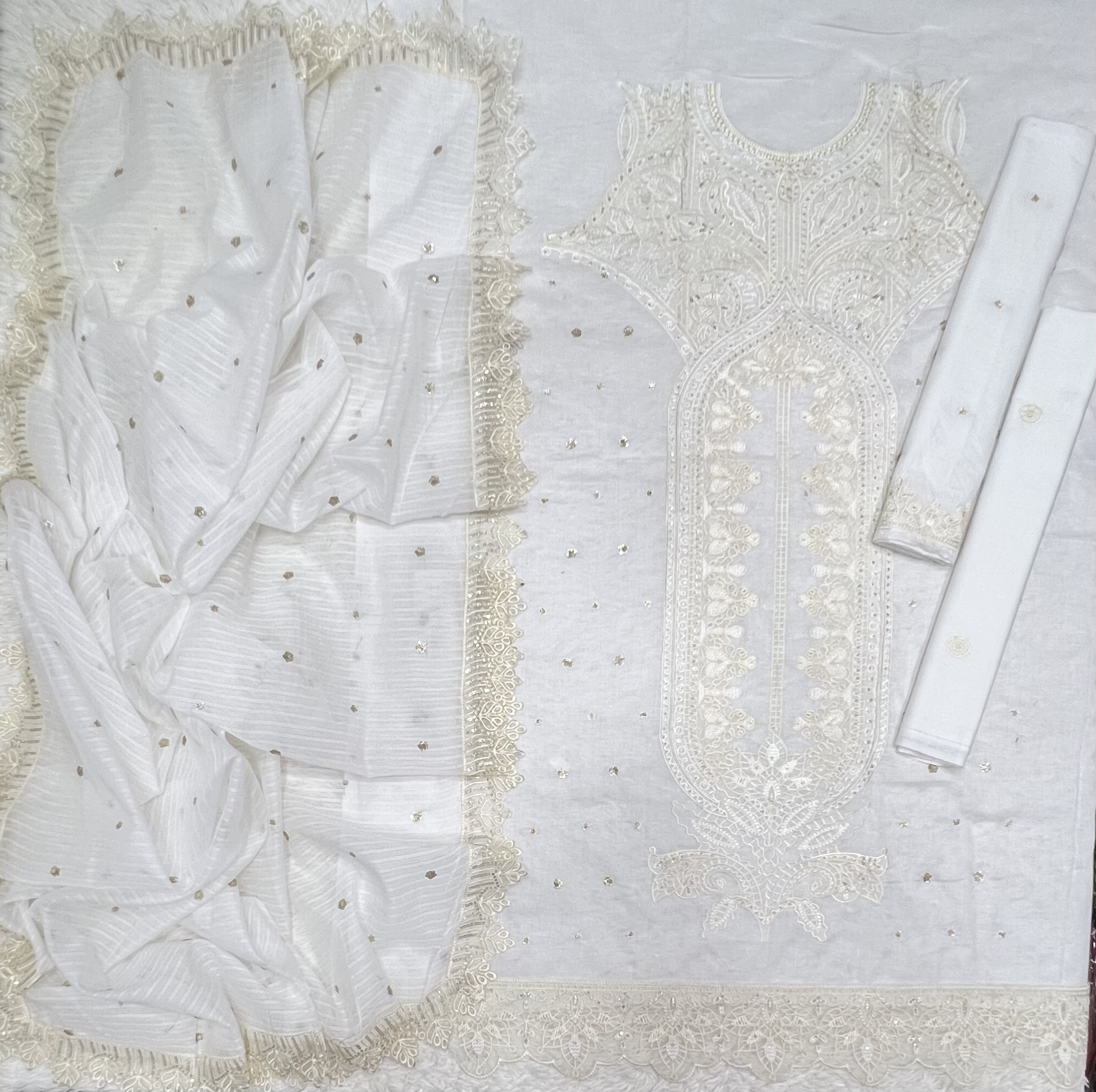 RD#003 Luxuries White - Image 2
